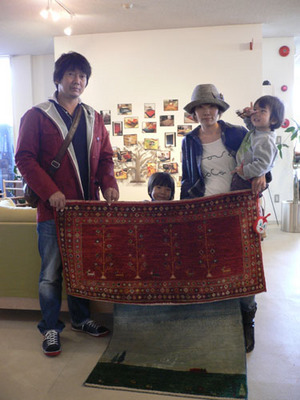 gabbe_121104_05.jpg